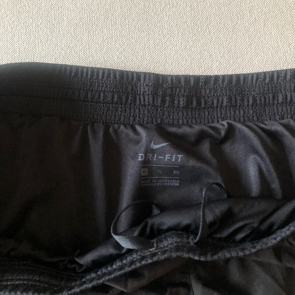 Black Women’s Nike Running Athletic Shorts - Picture 4 of 4